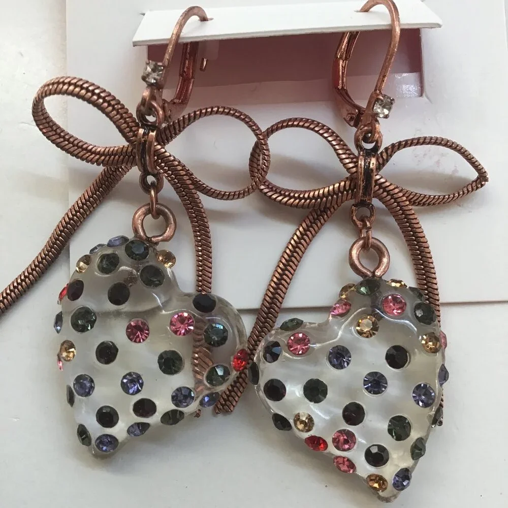 Betsey Johnson New Bow and Clear Heart with rhinestones Earrings - Picture 1 of 3
